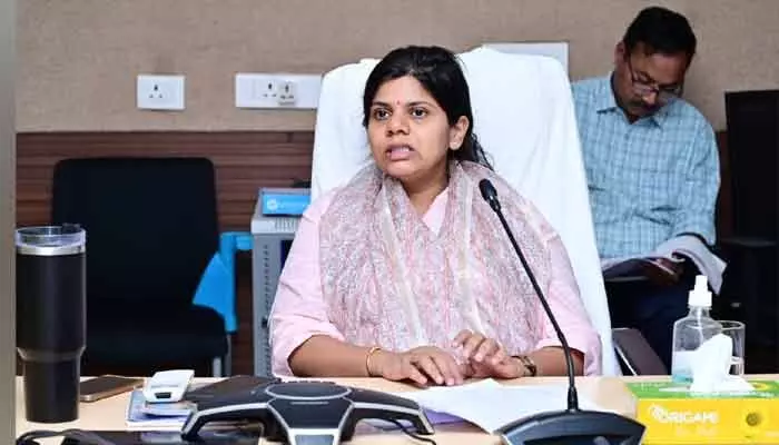 తాగు నీటిని వృధా చేస్తే జరిమానా విధింపు : కలెక్టర్ ఇలా త్రిపాఠి వెల్లడి తాగు నీటిని వృధా చేస్తే జరిమానా విధింపు : కలెక్టర్ ఇలా త్రిపాఠి వెల్లడి