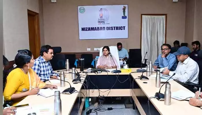 గోదావరి పుష్కరాలకు విస్తృత స్థాయిలో ఏర్పాట్లు : కలెక్టర్ ఇలా త్రిపాఠి గోదావరి పుష్కరాలకు విస్తృత స్థాయిలో ఏర్పాట్లు : కలెక్టర్ ఇలా త్రిపాఠి