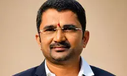 గుండెపోటుతో ఇల్లందు బార్ అసోసియేషన్ అధ్యక్షుడు రవి నాయక్ మృతి గుండెపోటుతో ఇల్లందు బార్ అసోసియేషన్ అధ్యక్షుడు రవి నాయక్ మృతి