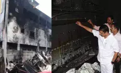 ఇళ్ల మధ్య గోదాంలు.. ప్రజల ప్రాణాలతో చెలగాటమా?