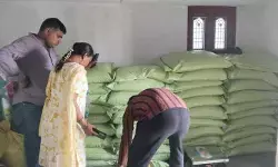 మేళ్లచెరువులో నకిలీ డీఏపీ కలకలం..! మేళ్లచెరువులో నకిలీ డీఏపీ కలకలం..!