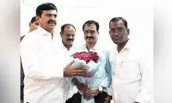 జర్నలిస్టుల సమస్యలు త్వరలో పరిష్కరిస్తాం: మంత్రి పొంగులేటి జర్నలిస్టుల సమస్యలు త్వరలో పరిష్కరిస్తాం: మంత్రి పొంగులేటి