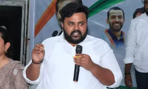 తెలంగాణ యూత్ కాంగ్రెస్ అధ్యక్షుడికి షోకాజ్ నోటీసులు