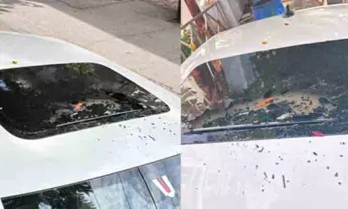 తార్నాకలో బీజేపీ నేత కారుపై దాడి