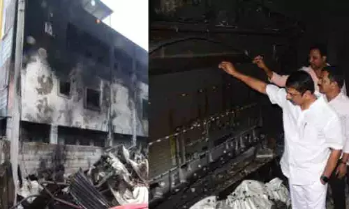 ఇళ్ల మధ్య గోదాంలు.. ప్రజల ప్రాణాలతో చెలగాటమా?