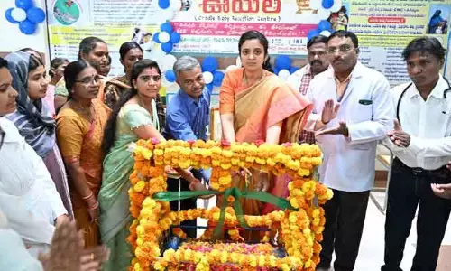 చెత్తకుప్పల్లో కాదు.. ఊయలలో ఉంచండి