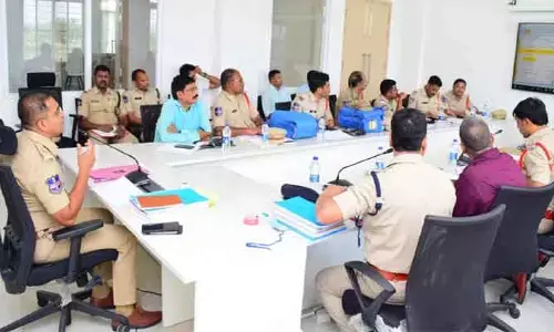 నేరాల నియంత్రణలో అప్రమత్తంగా ఉండాలి