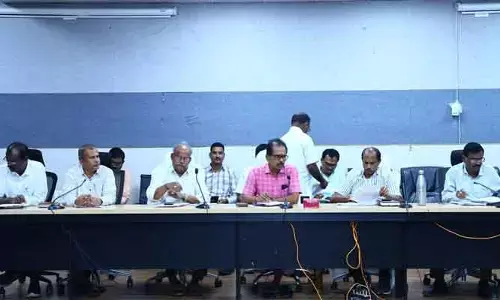 ప్రత్యామ్నాయ పంటలపై రైతులకు అవగాహన కల్పించాలి