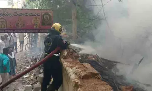 పాండవ బస్తీలో అగ్నిప్రమాదం