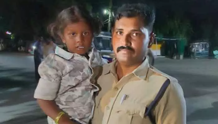 అమ్మమ్మే అమ్మేయమందా.. బిక్షాటన గ్యాంగ్కు, మరిపెడకు సంబంధమేంటి? అమ్మమ్మే అమ్మేయమందా.. బిక్షాటన గ్యాంగ్కు, మరిపెడకు సంబంధమేంటి?