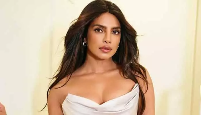 ఈ సినిమా కోసం ఎంతో ఎగ్జైటింగ్గా ఉన్నాను.. 14 నెలల శ్రమ గురించి ప్రియాంక చోప్రా ఆసక్తికర కామెంట్స్ ఈ సినిమా కోసం ఎంతో ఎగ్జైటింగ్గా ఉన్నాను.. 14 నెలల శ్రమ గురించి ప్రియాంక చోప్రా ఆసక్తికర కామెంట్స్