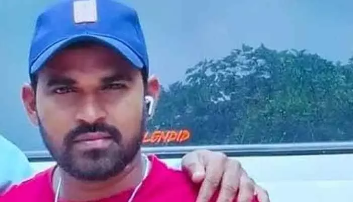 ప్రేమ పేరుతో అక్కా చెల్లెళ్లను వేధింపులకు గురిచేసిన వ్యక్తి హత్య ప్రేమ పేరుతో అక్కా చెల్లెళ్లను వేధింపులకు గురిచేసిన వ్యక్తి హత్య