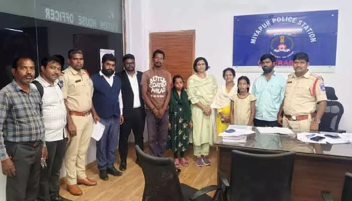 అప్పు తిరిగి చెల్లించలేదని నిర్మాణదారులు చేసిన పనికి స్పందించిన కార్మిక శాఖ అప్పు తిరిగి చెల్లించలేదని నిర్మాణదారులు చేసిన పనికి స్పందించిన కార్మిక శాఖ