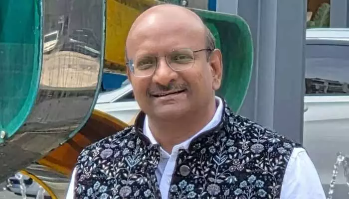 HMDA చీఫ్ ఇంజినీర్ రవీందర్కు రిమాండ్.. జైలుకు తరలింపు HMDA చీఫ్ ఇంజినీర్ రవీందర్కు రిమాండ్.. జైలుకు తరలింపు