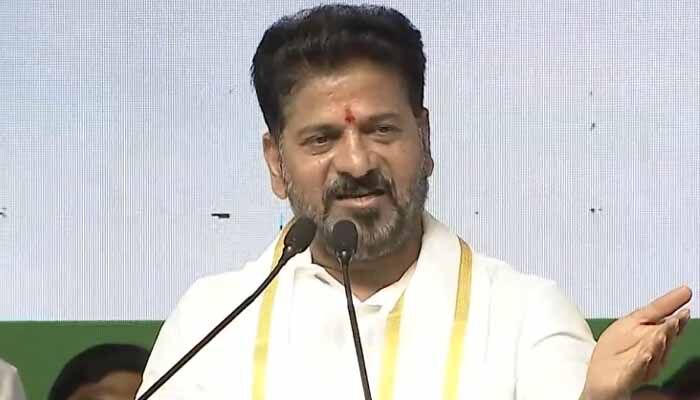జీవితాల్లో మార్పు తెచ్చేది చదువొక్కటే.. సీఎం రేవంత్ రెడ్డి ఇంట్రెస్టింగ్ కామెంట్స్