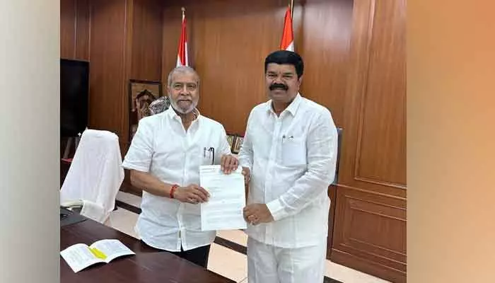 ప్రభుత్వ ఆసుపత్రుల బలోపేతానికి పినపాక ఎమ్మెల్యే విజ్ఞప్తి ప్రభుత్వ ఆసుపత్రుల బలోపేతానికి పినపాక ఎమ్మెల్యే విజ్ఞప్తి