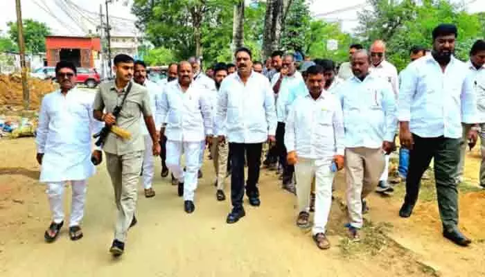 ప్రజలకు నాణ్యమైన మౌలిక సదుపాయాల కల్పనే ప్రభుత్వ లక్ష్యం ప్రజలకు నాణ్యమైన మౌలిక సదుపాయాల కల్పనే ప్రభుత్వ లక్ష్యం