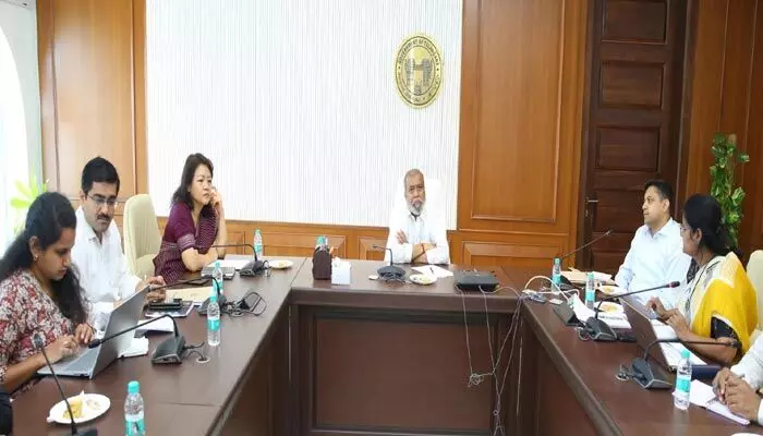 ఫుడ్ సేఫ్టీ-డ్రగ్ కంట్రోల్ విలీనానికి ప్రభుత్వం కీలక అడుగు: మంత్రి కీలక వ్యాఖ్యలు ఫుడ్ సేఫ్టీ-డ్రగ్ కంట్రోల్ విలీనానికి ప్రభుత్వం కీలక అడుగు: మంత్రి కీలక వ్యాఖ్యలు