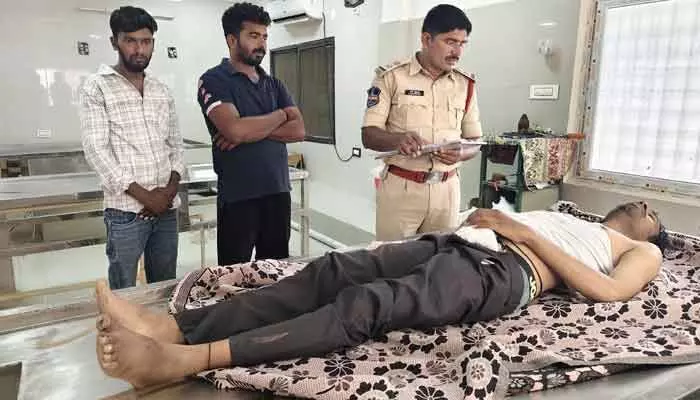 విధులు ముగించుకొని ఇంటికి బయలుదేరి మృత్యువు ఒడిలోకి విధులు ముగించుకొని ఇంటికి బయలుదేరి మృత్యువు ఒడిలోకి