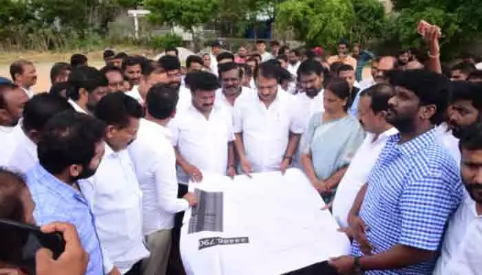 18న ఎల్బీనగర్లో బీఆర్ఎస్ యువ సంగ్రామ సభ 18న ఎల్బీనగర్లో బీఆర్ఎస్ యువ సంగ్రామ సభ