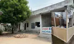 నారపల్లి ఎస్ఆర్వోలో ప్రైవేటు వ్యక్తి హల్చల్