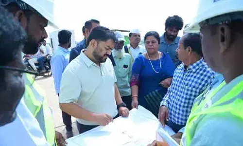 ఇంటిగ్రేటెడ్ రెసిడెన్షియల్ పాఠశాల నిర్మాణ పనులను పరిశీలించిన జిల్లా కలెక్టర్