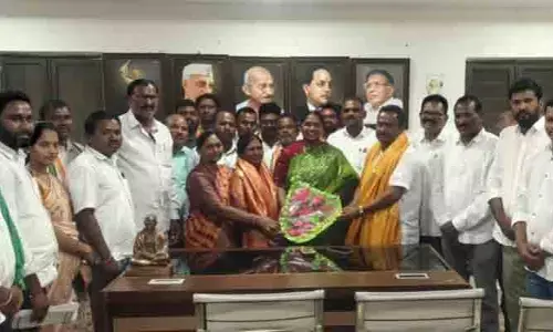 కష్టపడిన కార్యకర్తను కాంగ్రెస్ ఎప్పటికీ మరవదు: మంత్రి సీతక్క