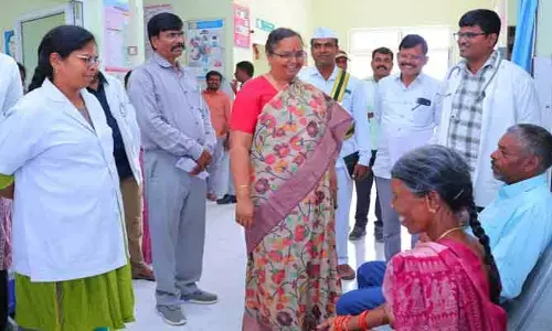 రాజగోపాలపేట ప్రాథమిక ఆరోగ్య కేంద్రాన్ని ఆకస్మికంగా తనిఖీ చేసిన కలెక్టర్