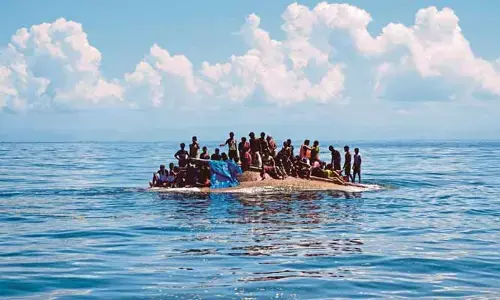 బంగాళాఖాతంలో పడవలు మునక.. 500 మంది మృతి!
