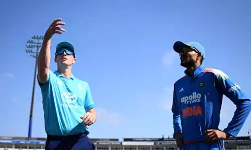 IND Vs ENG: టాస్ గెలిచి ఫీల్డింగ్ ఎంచుకున్న ఇంగ్లాండ్.. సిరీస్‌పై కన్నేసిన టీమిండియా