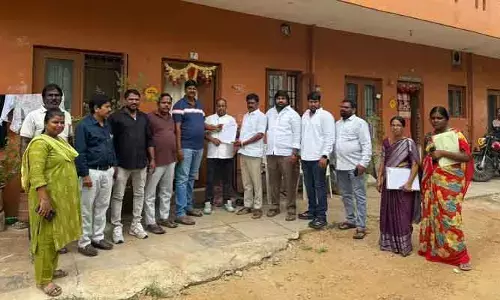 మొయినాబాద్ లో ఒకే ఇంటిపై 79 ఓట్లు నమోదు..?!