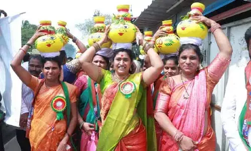 అంగరంగ వైభవంగా బోనాలు ప్రారంభం