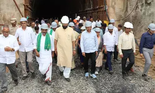 సీతారామ ప్రాజెక్టును పరిశీలించిన మంత్రులు..