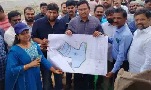చెరువులతో.. భూగర్భ జలాలు పెంపు