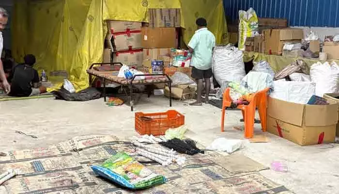 పాల్వంచలో క్రాకర్స్ వ్యాపారం మాటున అసలేం జరుగుతోంది? పాల్వంచలో క్రాకర్స్ వ్యాపారం మాటున అసలేం జరుగుతోంది?