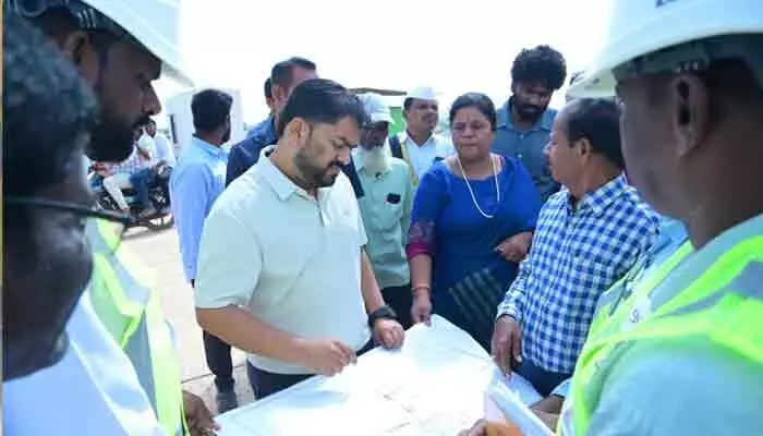ఇంటిగ్రేటెడ్ రెసిడెన్షియల్ పాఠశాల నిర్మాణ పనులను పరిశీలించిన జిల్లా కలెక్టర్ ఇంటిగ్రేటెడ్ రెసిడెన్షియల్ పాఠశాల నిర్మాణ పనులను పరిశీలించిన జిల్లా కలెక్టర్