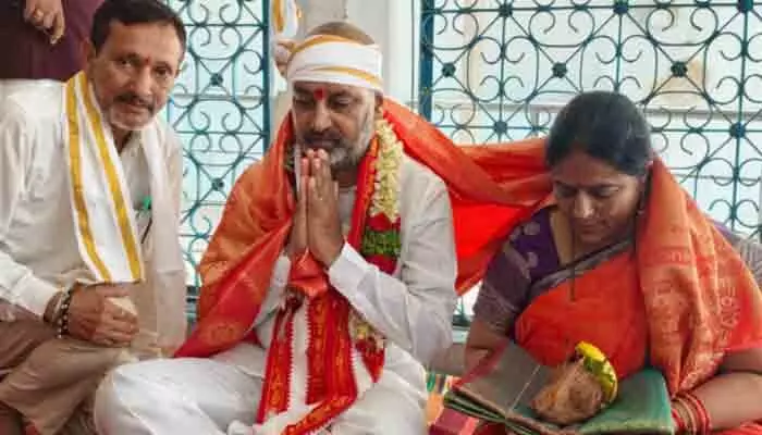నల్లగొండ లక్ష్మీనరసింహ స్వామి సన్నిధిలో కేంద్ర సహాయ మంత్రి బండి సంజయ్ ప్రత్యేక పూజలు నల్లగొండ లక్ష్మీనరసింహ స్వామి సన్నిధిలో కేంద్ర సహాయ మంత్రి బండి సంజయ్ ప్రత్యేక పూజలు