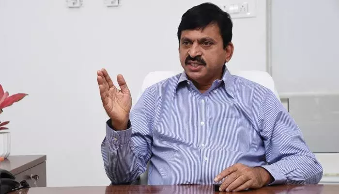 కడుపులో విషం, నోట్లో అబద్ధాలు.. బీఆర్ఎస్ పై మంత్రి పొంగులేటి ఫైర్ కడుపులో విషం, నోట్లో అబద్ధాలు.. బీఆర్ఎస్ పై మంత్రి పొంగులేటి ఫైర్