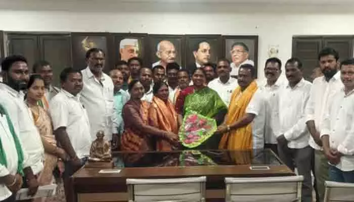 కష్టపడిన కార్యకర్తను కాంగ్రెస్ ఎప్పటికీ మరవదు: మంత్రి సీతక్క కష్టపడిన కార్యకర్తను కాంగ్రెస్ ఎప్పటికీ మరవదు: మంత్రి సీతక్క