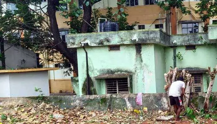 ప్రభుత్వ కళాశాల సాక్షిగా వాల్టా చట్టానికి తూట్లు ప్రభుత్వ కళాశాల సాక్షిగా వాల్టా చట్టానికి తూట్లు