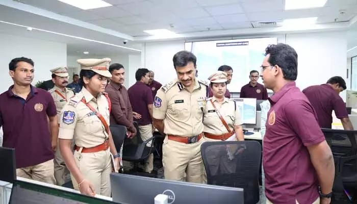 సైబర్ నేరాలే భవిష్యత్లో అతిపెద్ద సవాలు: డీజీపీ సీవీ ఆనంద్ కీలక వ్యాఖ్యలు సైబర్ నేరాలే భవిష్యత్లో అతిపెద్ద సవాలు: డీజీపీ సీవీ ఆనంద్ కీలక వ్యాఖ్యలు