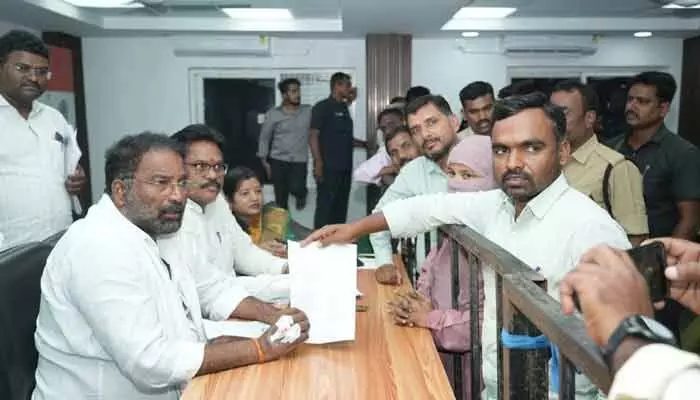 కాళేశ్వరంపై బీఆర్ఎస్వి పచ్చి అబద్ధాలు: మంత్రి వాకిటి శ్రీహరి కాళేశ్వరంపై బీఆర్ఎస్వి పచ్చి అబద్ధాలు: మంత్రి వాకిటి శ్రీహరి