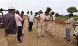 హద్దు తేలితేనే పరిహారం.. క్షేత్రస్థాయిలో జాయింట్ సర్వే! హద్దు తేలితేనే పరిహారం.. క్షేత్రస్థాయిలో జాయింట్ సర్వే!