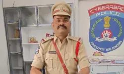 నార్సింగి ఇన్స్పెక్టర్గా విష్ణువర్ధన్ రెడ్డి బాధ్యతల స్వీకరణ నార్సింగి ఇన్స్పెక్టర్గా విష్ణువర్ధన్ రెడ్డి బాధ్యతల స్వీకరణ