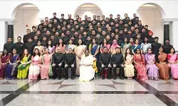 రాష్ట్రపతి ద్రౌపది ముర్మును కలిసిన ఐఎఫ్ఎస్ (IFS) ప్రొబేషనర్లు రాష్ట్రపతి ద్రౌపది ముర్మును కలిసిన ఐఎఫ్ఎస్ (IFS) ప్రొబేషనర్లు