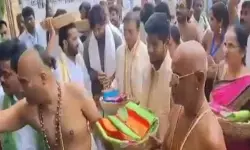 ఒకరికి బదులు మరొకరికి శ్రీవారి ఆలయ ప్రవేశం.. విమర్శల వెల్లువ ఒకరికి బదులు మరొకరికి శ్రీవారి ఆలయ ప్రవేశం.. విమర్శల వెల్లువ