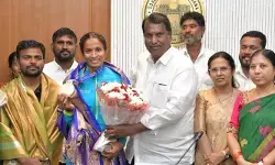 అథ్లెటిక్స్లో తెలంగాణ బిడ్డ సత్తా.. సత్కరించిన మంత్రి అడ్లూరి అథ్లెటిక్స్లో తెలంగాణ బిడ్డ సత్తా.. సత్కరించిన మంత్రి అడ్లూరి