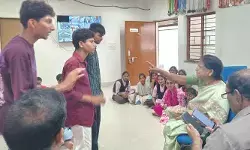 నీళ్లు అడిగితే చెప్పుతో కొడతా అంటారా.. ఆర్‌సీఓపై విద్యార్థుల తీవ్ర ఆరోపణలు