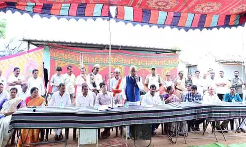 గిరిజనుల సమస్యల పరిష్కారానికి కృషి