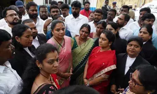 బీసీ రిజర్వేషన్ల కోసం రైల్‌ రోకో కేసు.. రైల్వే కోర్టుకు కవిత హాజరు